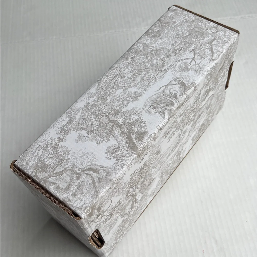 Dior White and GoldGift Packaging Set